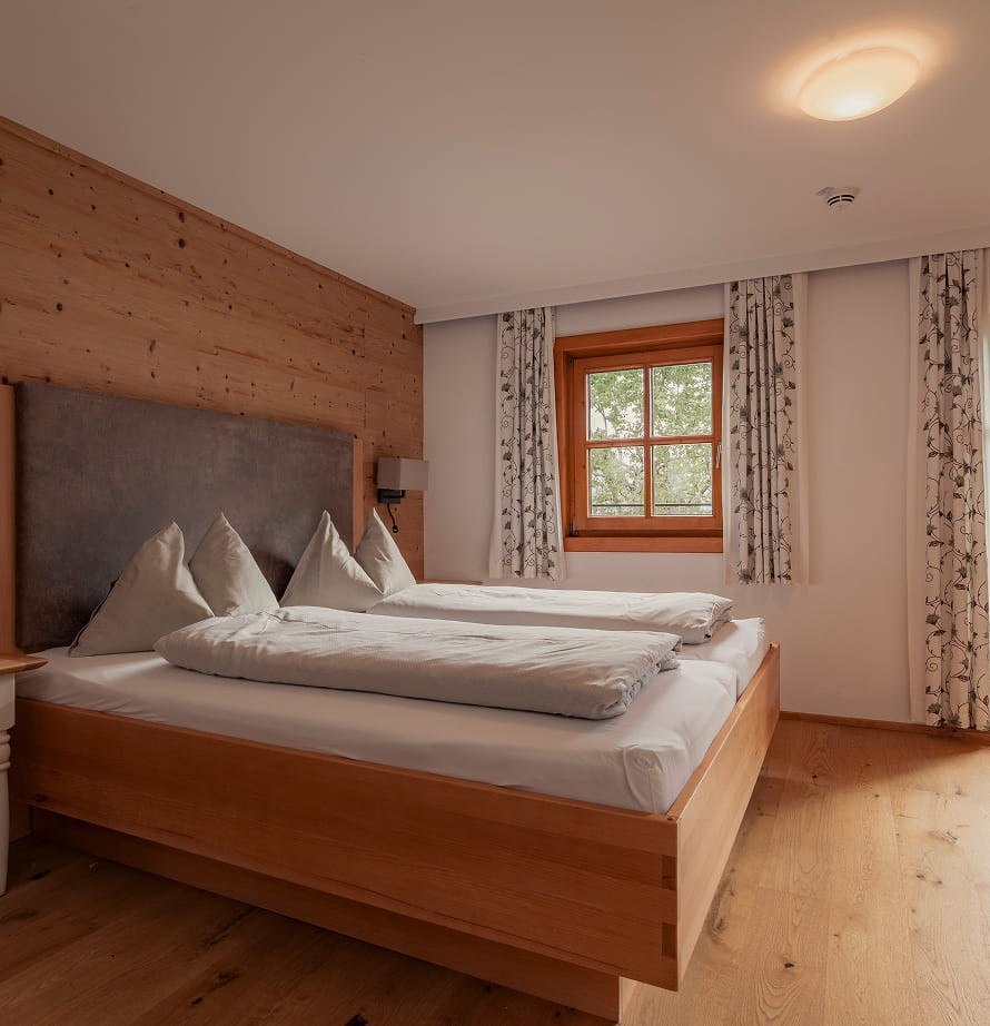 Gem&uuml;tliches Schlafzimmer im Appartement in Ramsau am Dachstein