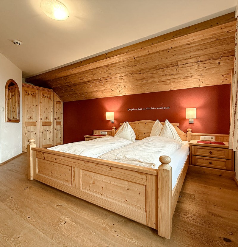 Gem&uuml;tliches Doppelzimmer am Bio-Bauernhof in Ramsau am Dachstein