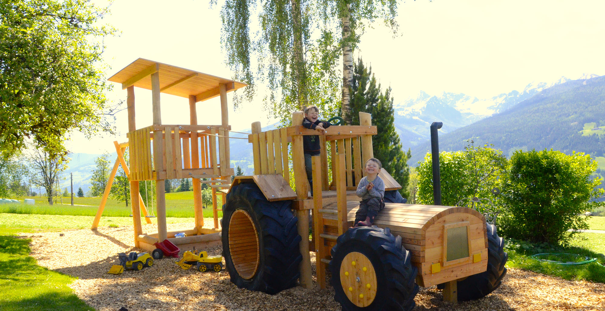 Kinder spielen und entdecken die Natur
