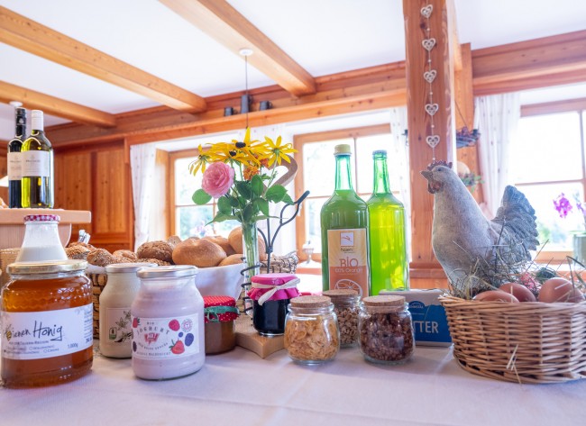 Unser Bio Frühstücksbuffet mit viel Selbstgemachtem