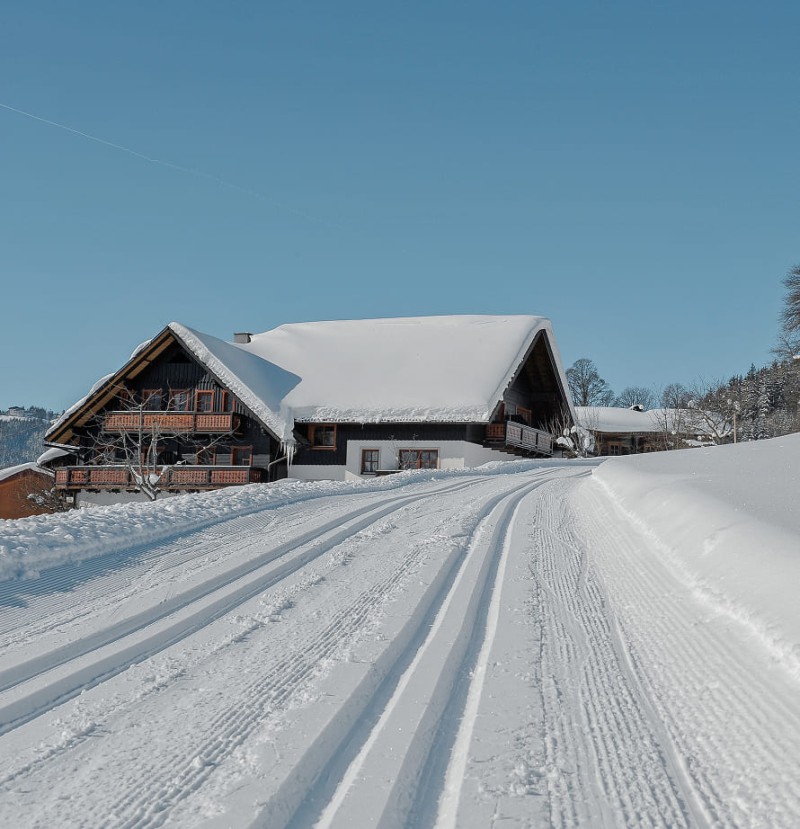 Verschneiter Bio-Bauernhof Feichtlhof